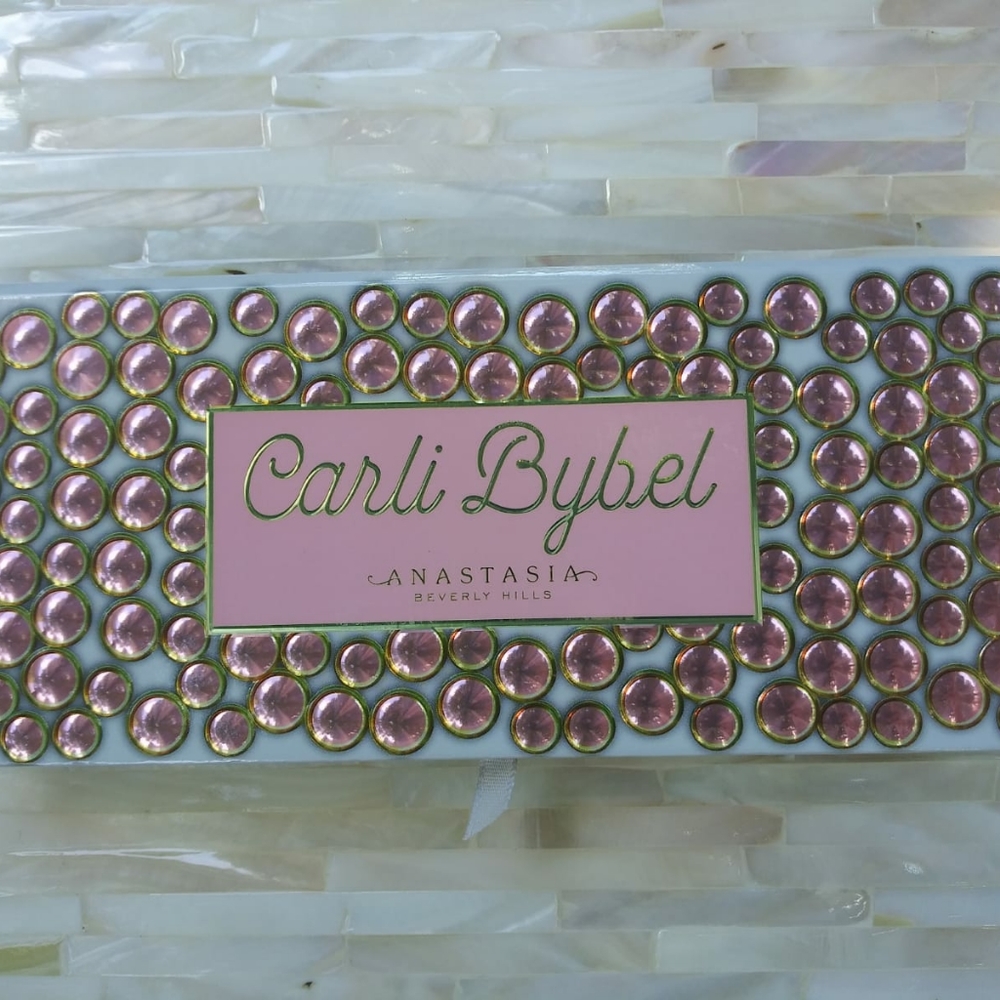 Anastasia Beverly Hills Carli Bybel Palette